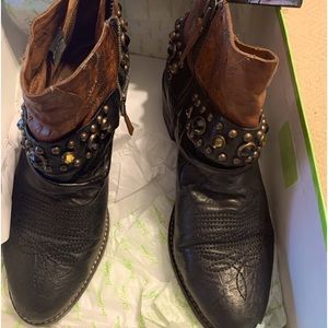 Sam Edelman short booties